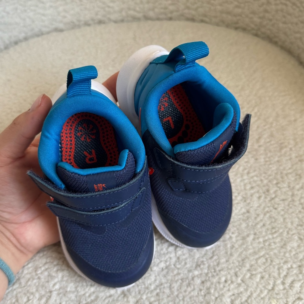 Nike Kids Navy Blue Sneakers | 6C - Picture 8 of 9